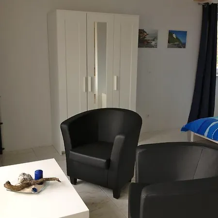 Ferienwohnung In Patzig Auf Ruegen Exterior photo
